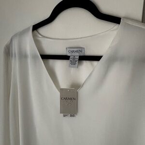 Carmen Marc Valvo soft white flowy top with sleeves